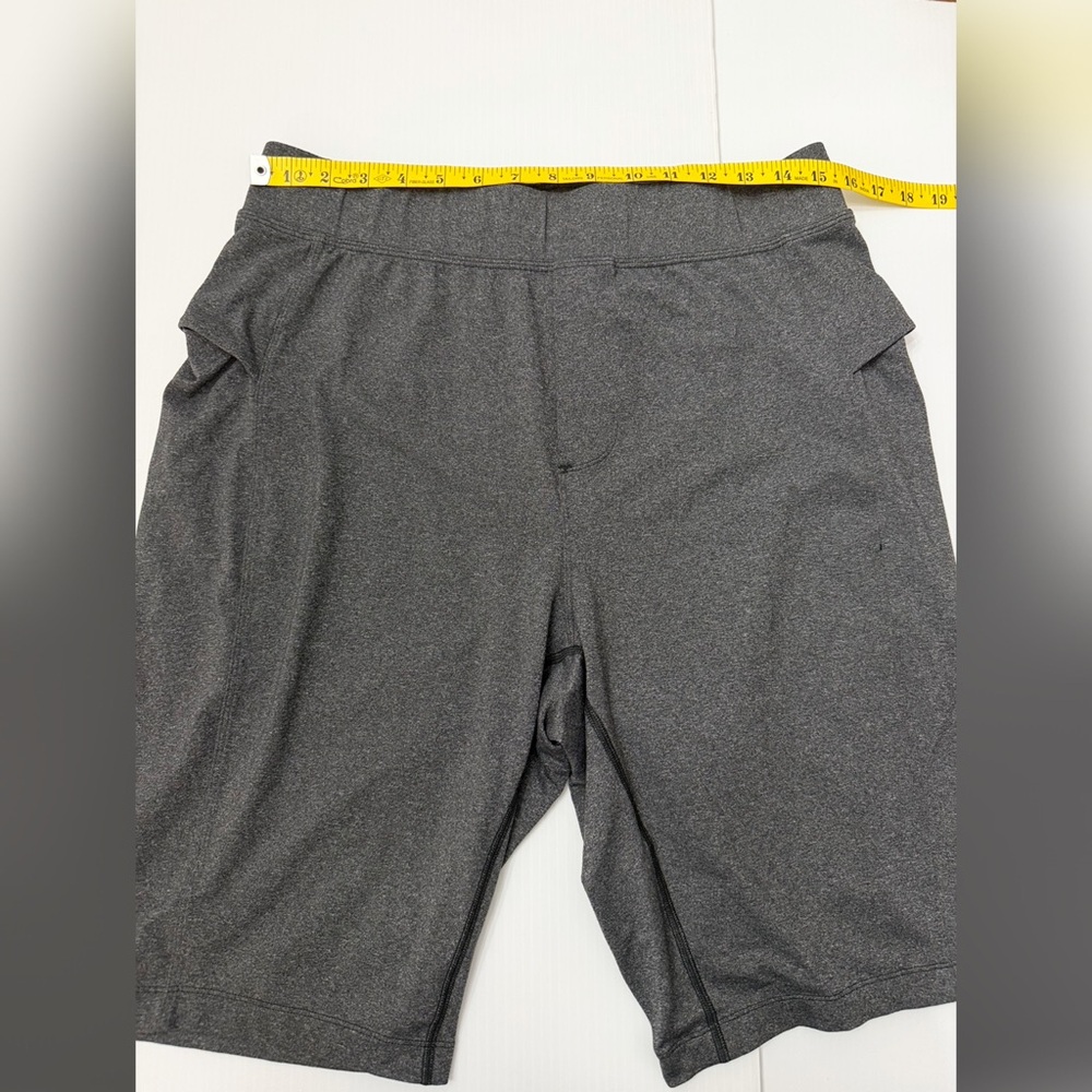 Lululemon Large Charcoal Grey Men's Intent Shorts - Picture 9 of 10